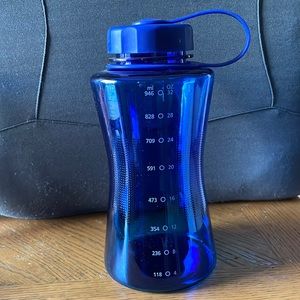 Water Bottle 32 oz. NEW